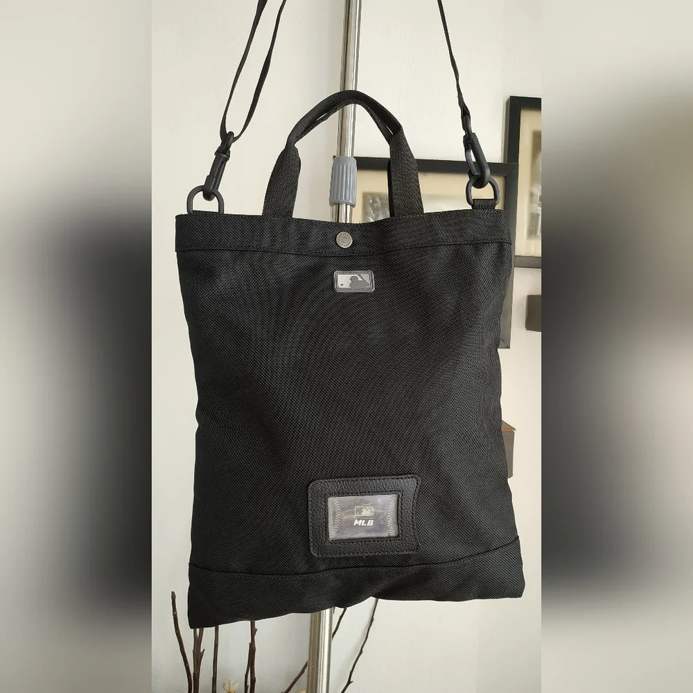 MLB Nylon Crossbody Tote bag - Picture 7 of 17